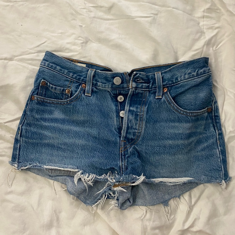 Levi’s 501 jean shorts size 25